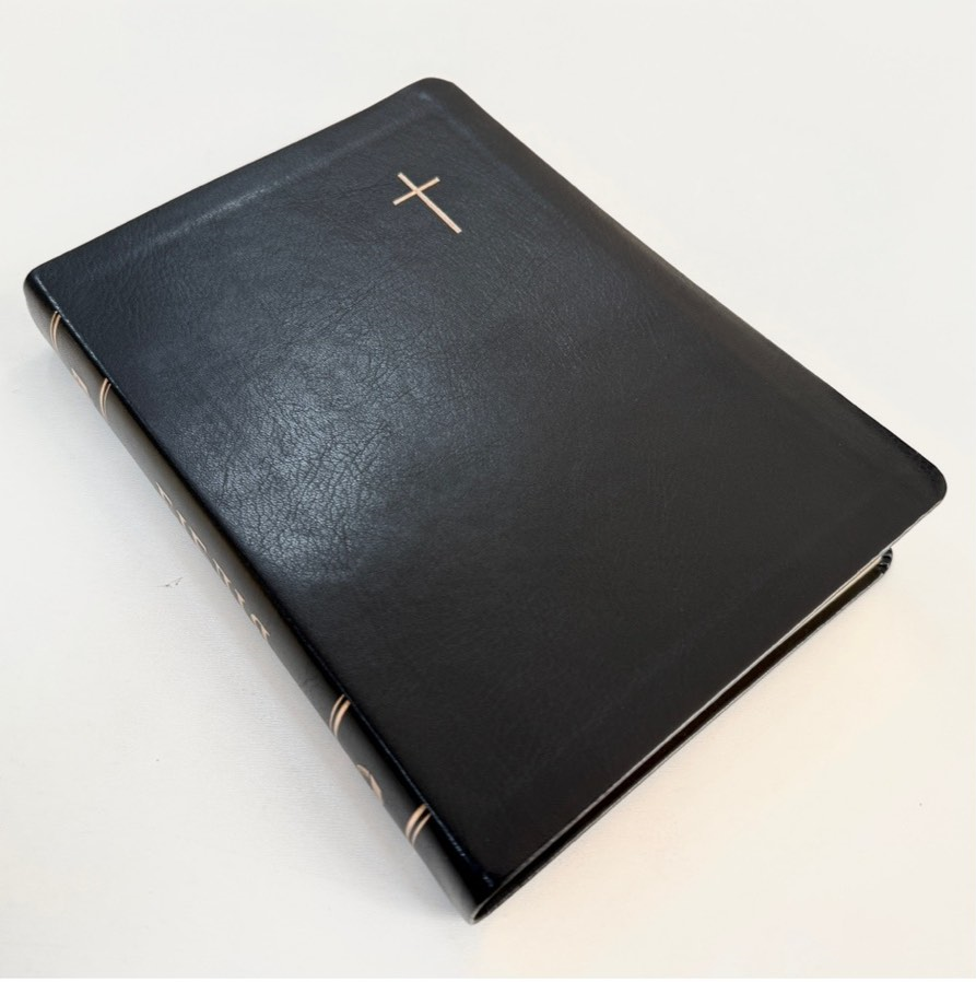 Укр. Біблія Сучасний переклад Турконяк Друге видання середнього формату (чорна, хрестик, шкірзам, індекси, без застібки, 15х21)