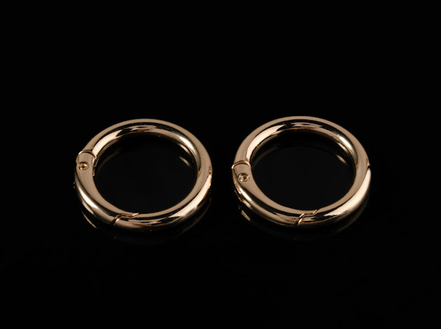 Кільце самозатискне. Колір "золото". 35мм