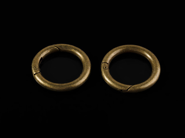 Кільце самозатискне. Колір "стара латунь". 34мм