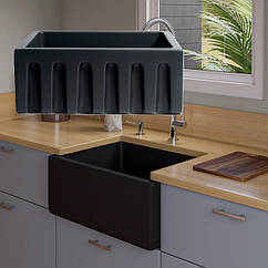 Керамічна чорна мийка з переднім фартухом декор 61x46 Fluted Galassia 5120NEMT