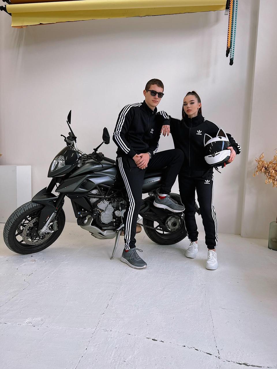 Спортивний костюм унісекс adidas чорний
