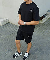 Футболка adidas чорна
