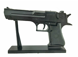 Запальничка-пістолет Desert Eagle на підставці