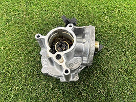 Вакуумний насос AUDI A4 B9 2.0 2017 (б/у)