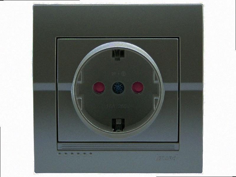 З захистом від дітей Розетка Deriy графіт 702-2929-124B LEZARD, фото 1