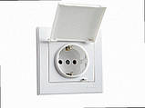Розетка з кришкою та заземленням Rain білий (без рамки) 703-0288-123B LEZARD, фото 2