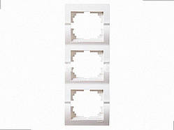 Рамка для вимикачів/розеток вертикальна 3-а Deriy білий 702-0202-153 LEZARD