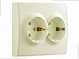 Подвійна із заземленням Розетка Lesya крем 705-0303-127 LEZARD, фото 2