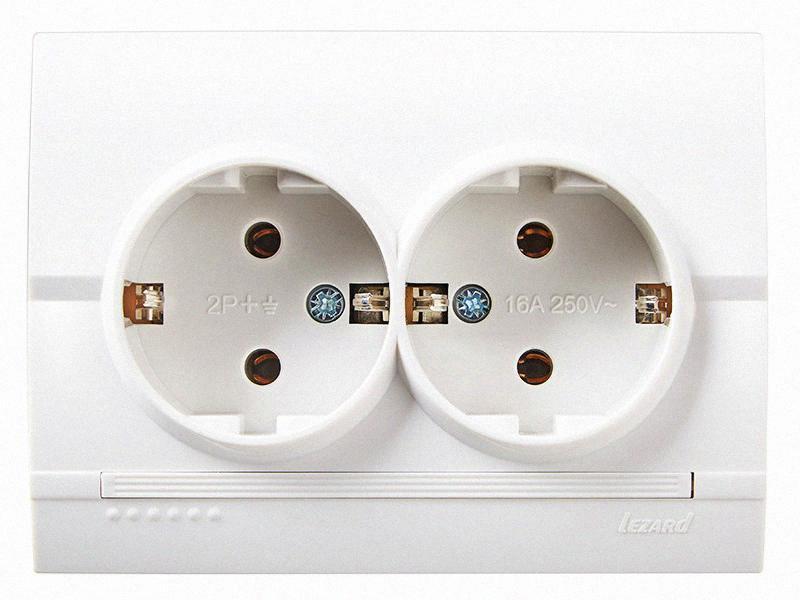 Подвійна із заземленням Розетка Deriy білий 702-0202-127B LEZARD, фото 1