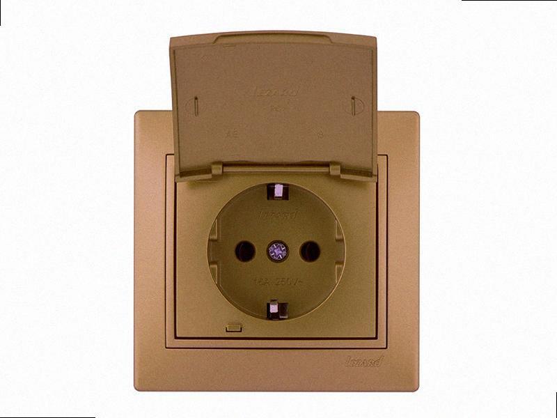 Розетка із заземленням з кришкою Mira світло-коричневий перламутр 701-3131-123В LEZARD, фото 1