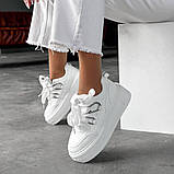 Білі жіночі кросівки у стилі міу на підвищеній підошві, фото 8