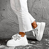 Білі жіночі кросівки у стилі міу на підвищеній підошві, фото 9