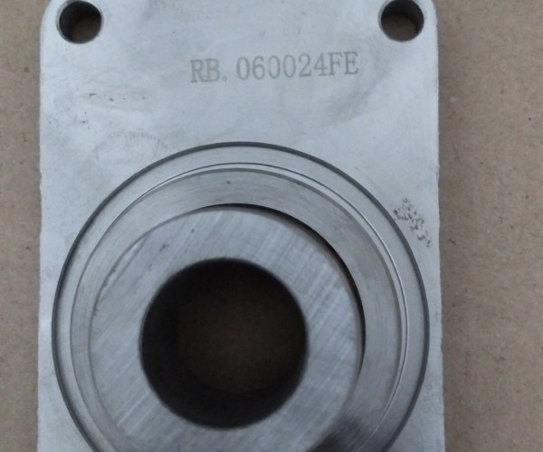 Опора шестерні приводу гідравлічного насоса RB.060024FE 240100162612