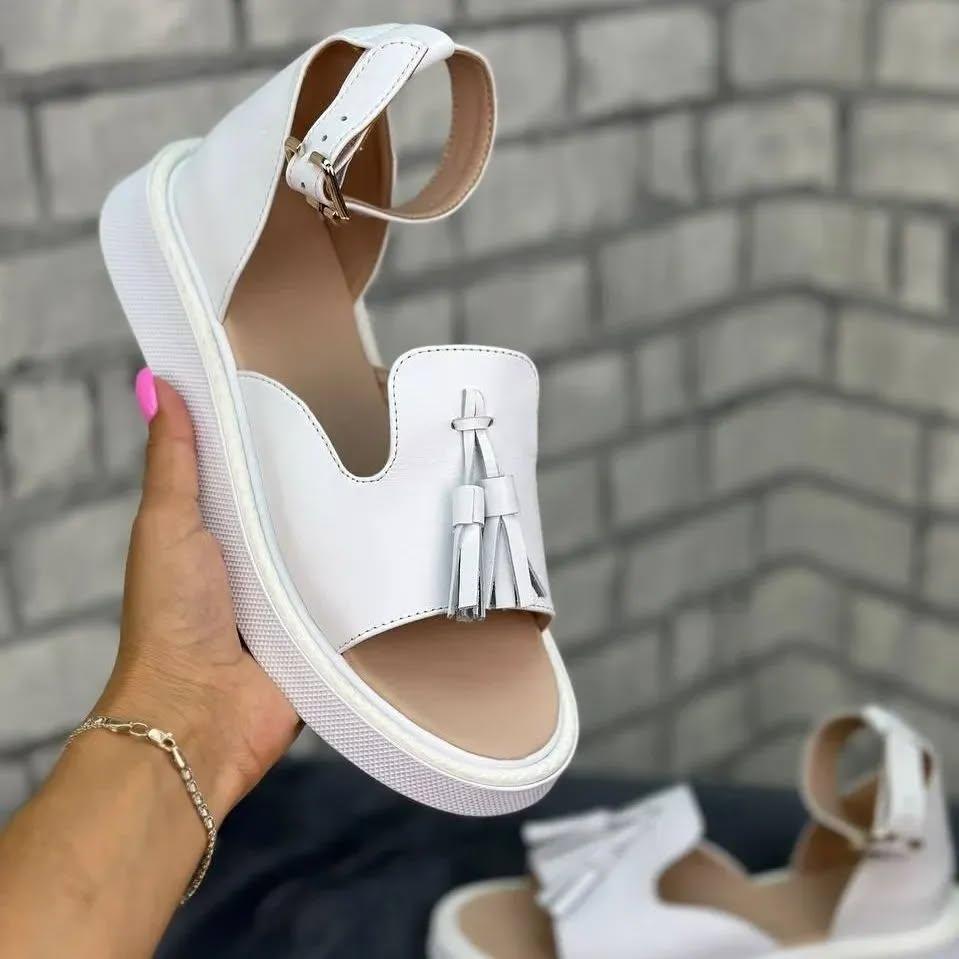 Білі жіночі босоніжки з натуральної шкіри з закритою п'ятою, фото 1