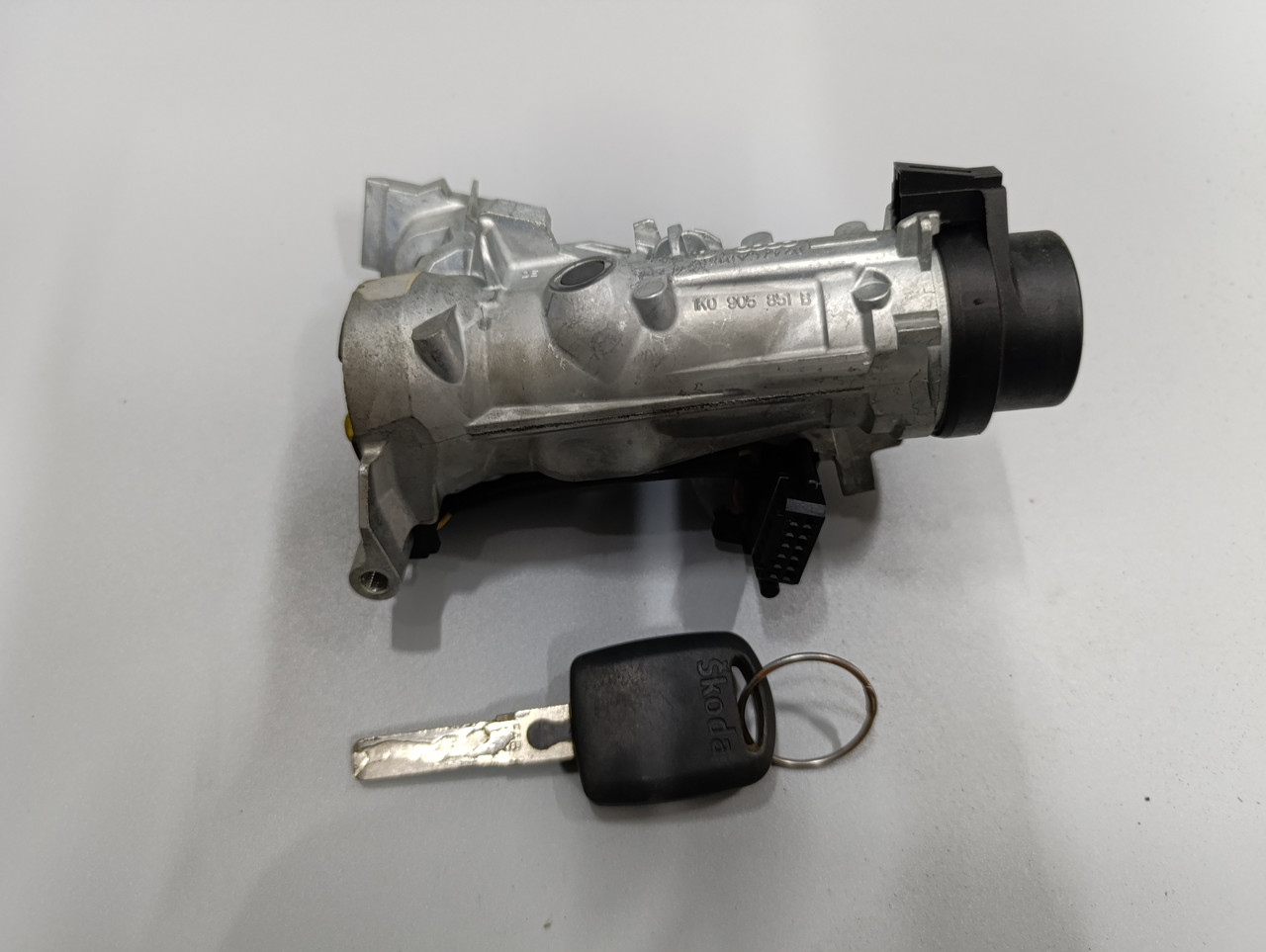 Skoda Octavia A5 VW Caddy, Golf  Замок запалювання  1K0905851B (Ключ не викідний!)