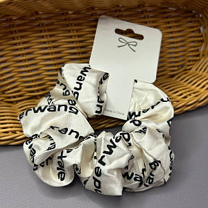 Шовкова резинка для волосся - надпись айворі