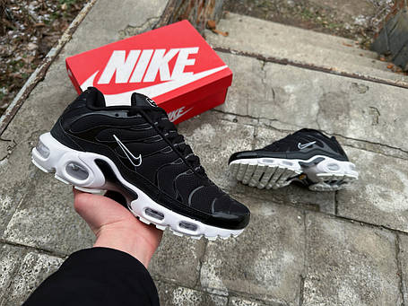 Чоловічі кросівки Nike Air Max Plus TN Black чорні з білим, фото 1