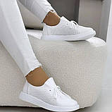 Шкіряні кросівки мокасини з перфорацією в білому кольорі, фото 6