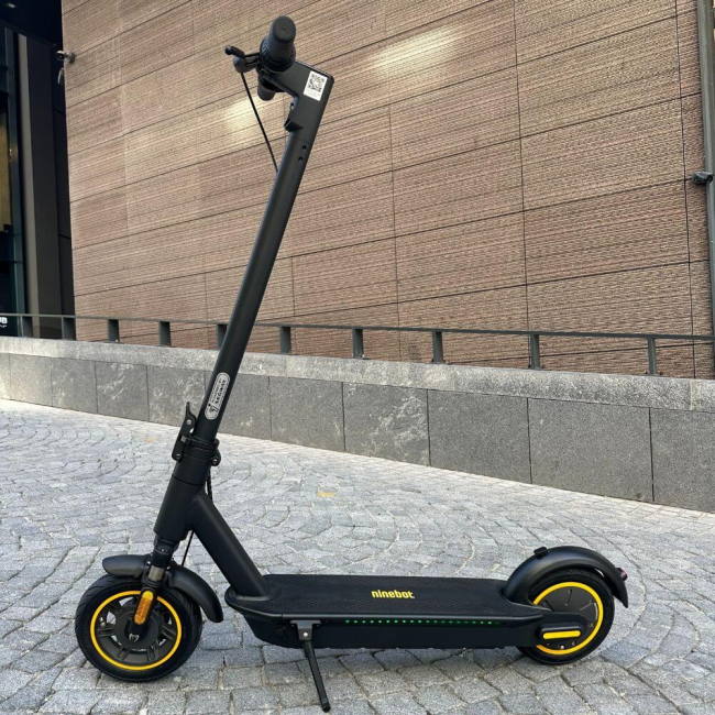 Електросамокат "Ninebot" MAX G30 Ultra (600W, 18Ah, 45 км/ч) з амортизаторами