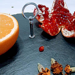 Кругле блюдо Д30 см, з ручкою, натуральний сланець