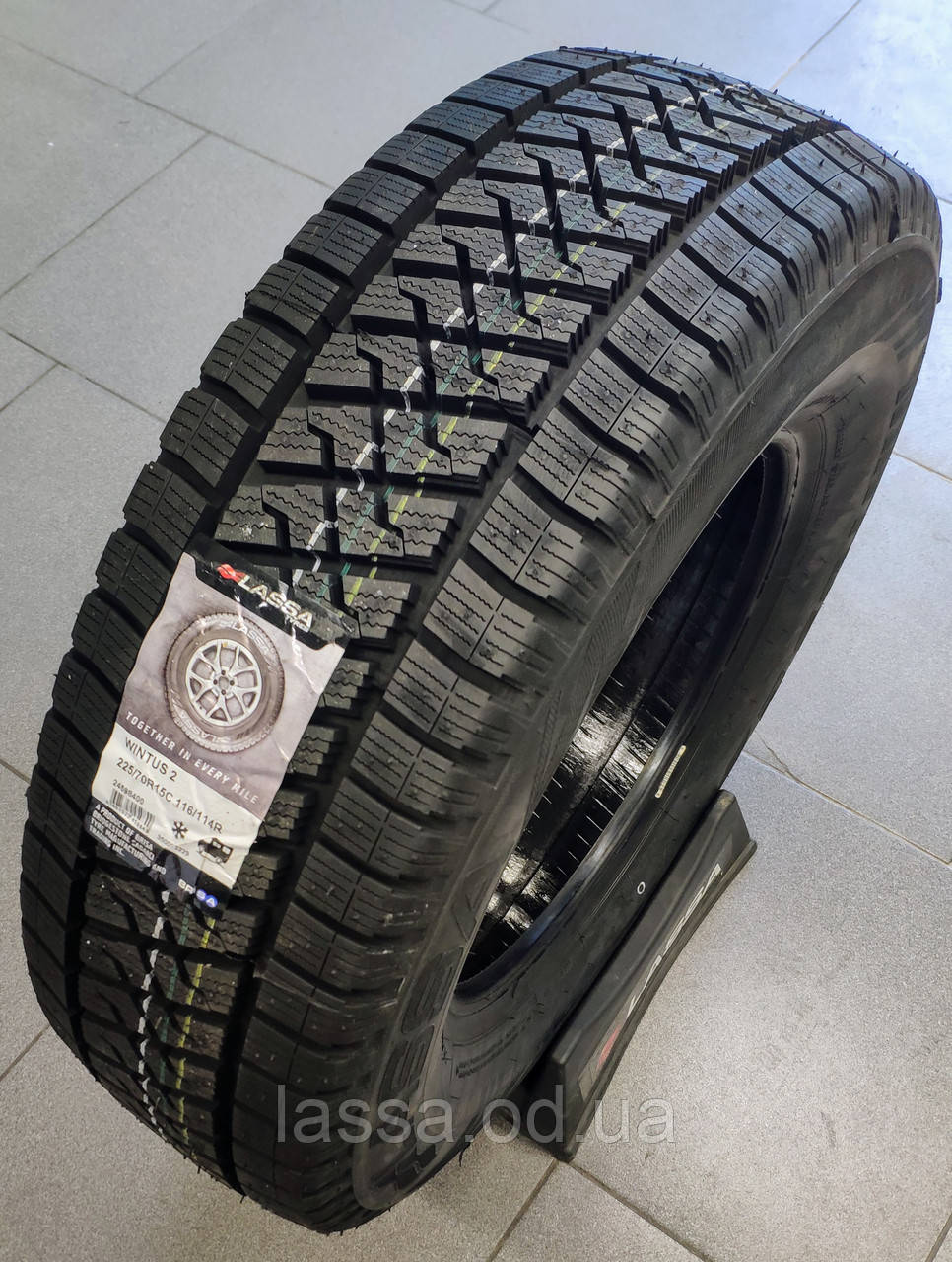 Зимова шина Lassa Wintus 2  225 / 70 R15C 116 / 114R