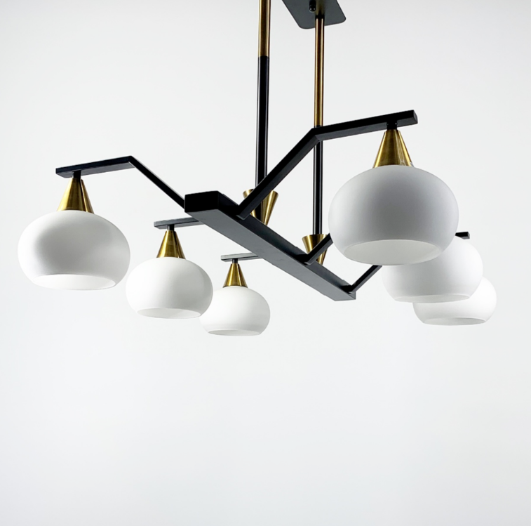 Витончена люстра в чорному корпусі з білими плафонами на 6/8 ламп ZL 710, фото 1