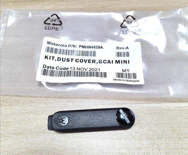 Заглушка бокового разъема рации Motorola R7 / R7A series для ...