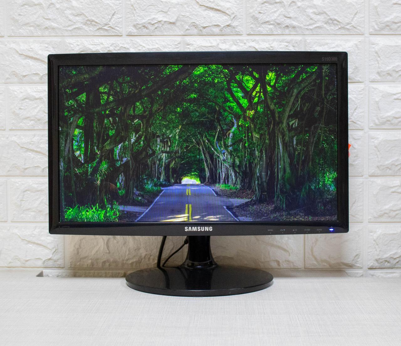 Монітор Samsung 19'' S19A300B / б.у.