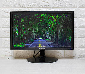 Монитор 19" Samsung S19D300B LED 1366x768 TN+film VGA Клас А-