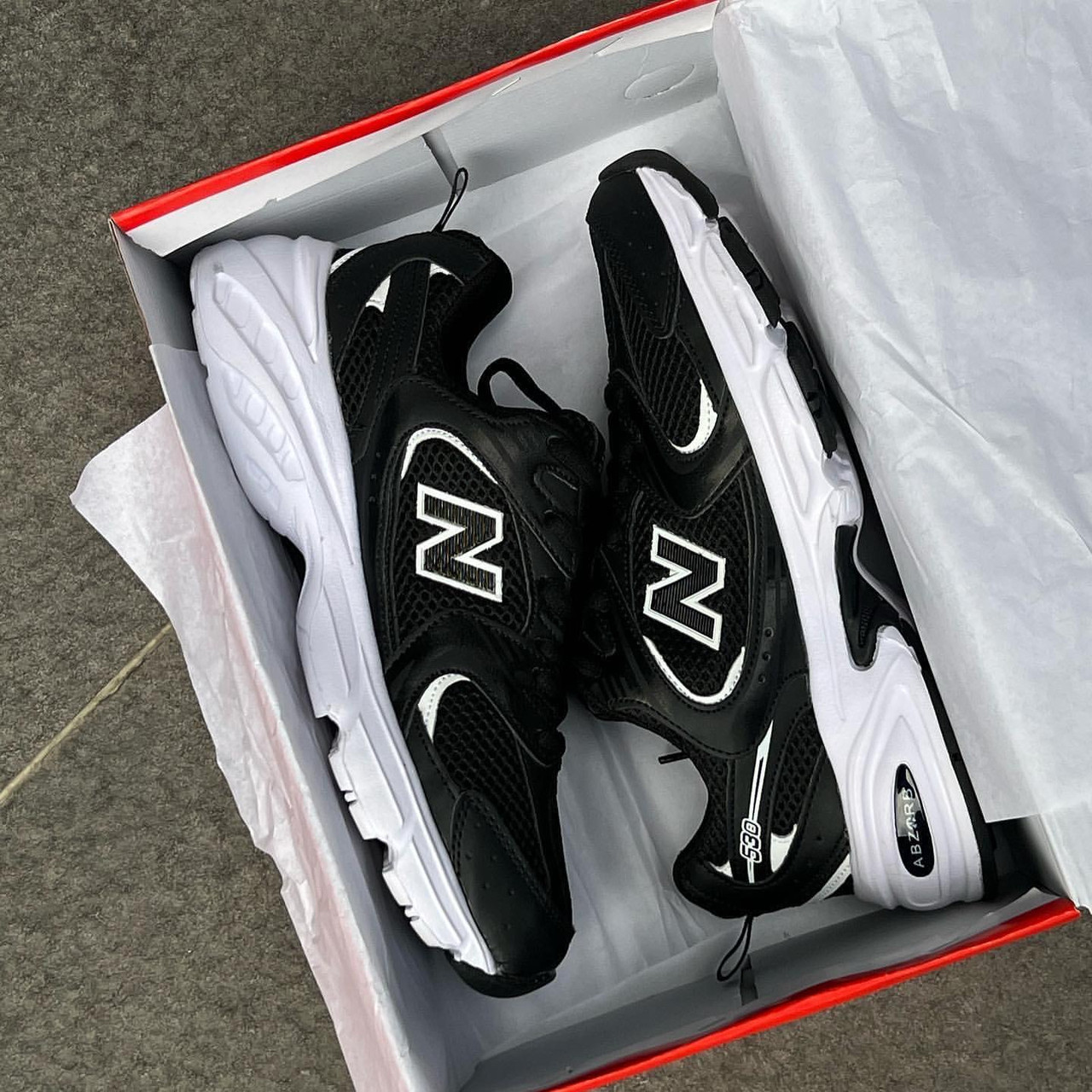 Кросівки чоловічі демісезонні New Balance чорні сітка