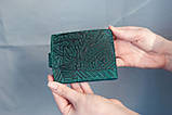 Жіночий шкіряний гаманець маленький Арт-Деко темно-бірюзовий з тисненням Карпати, фото 9