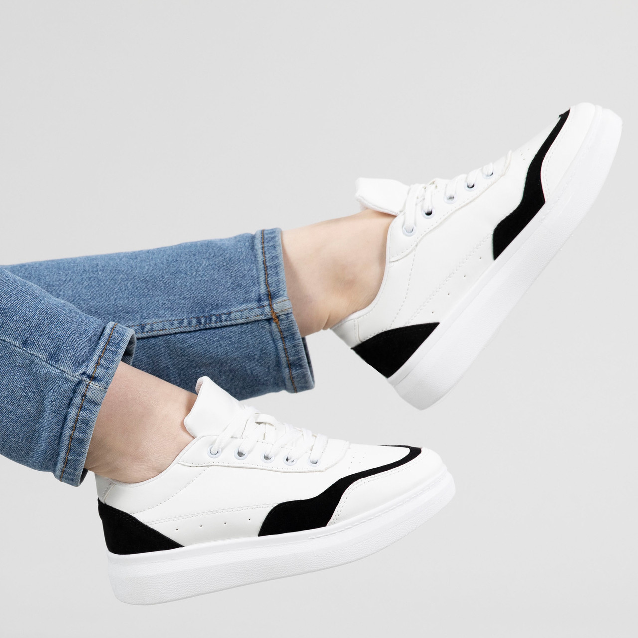 Жіночі кросівки з натуральної шкіри білі (# 122)