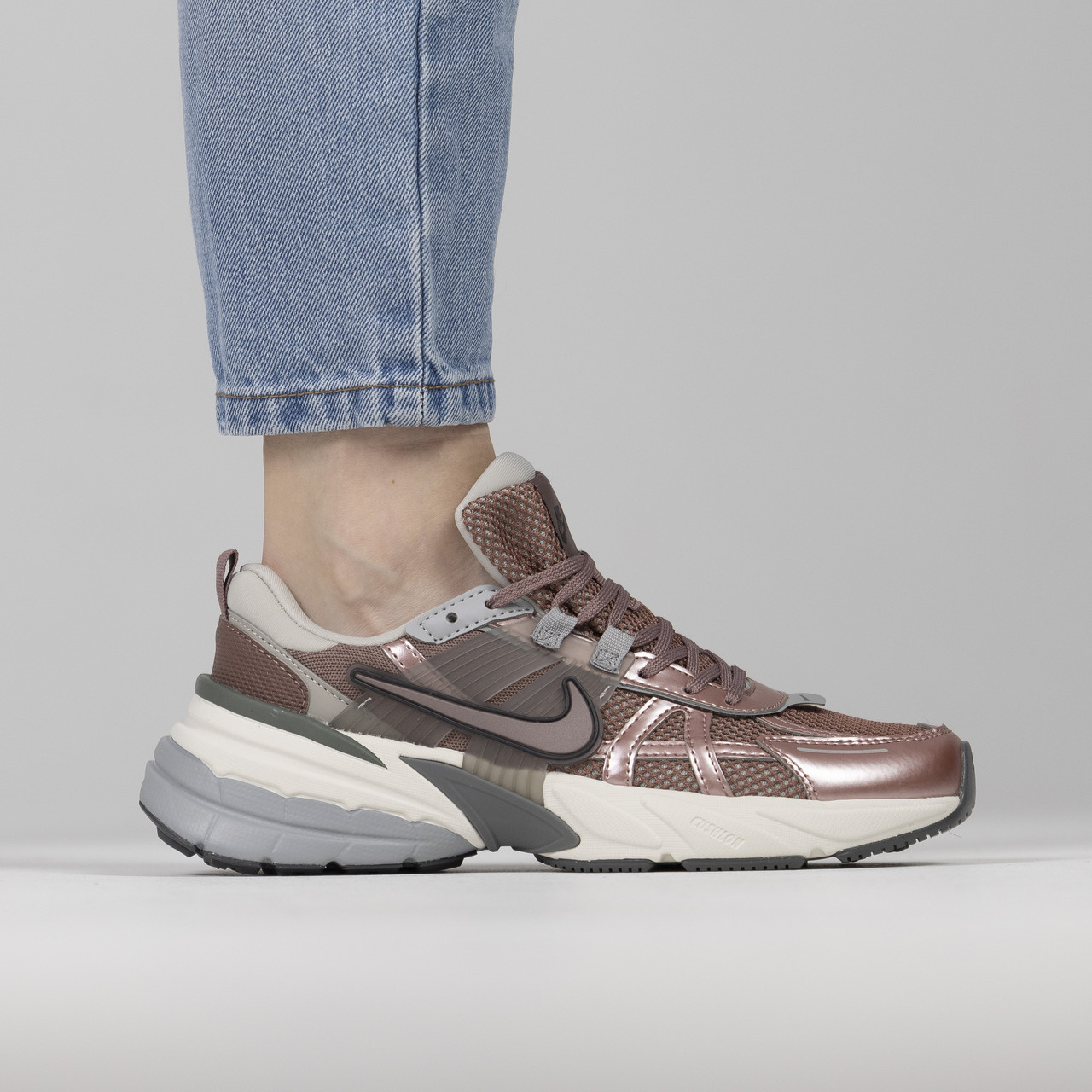 Жіночі Кросівки Nike V2K Runtekk Smokey Mauve Brown / Найк В2К Рантек Смоки Моув Коричневі