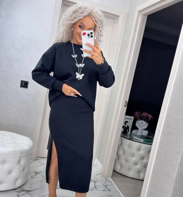 Гарний жіночий костюм з довгою спідницею з розрізом чорний теплий костюм зі спідницею міді зі щільної ангори в'язка, фото 1