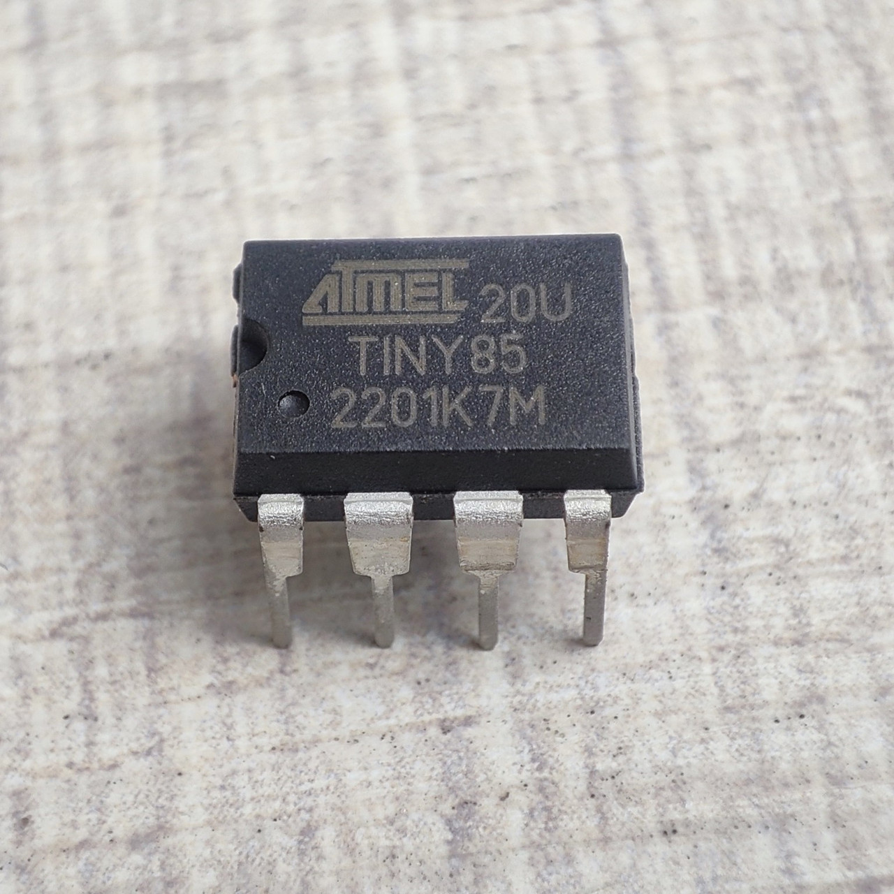 Контроллер ATTINY85-20PU DIP8