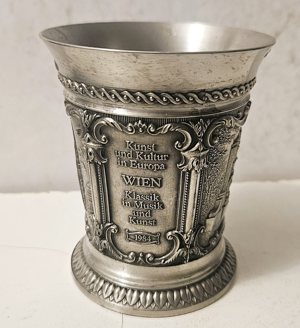 Колекційний олов'яний келих Європа