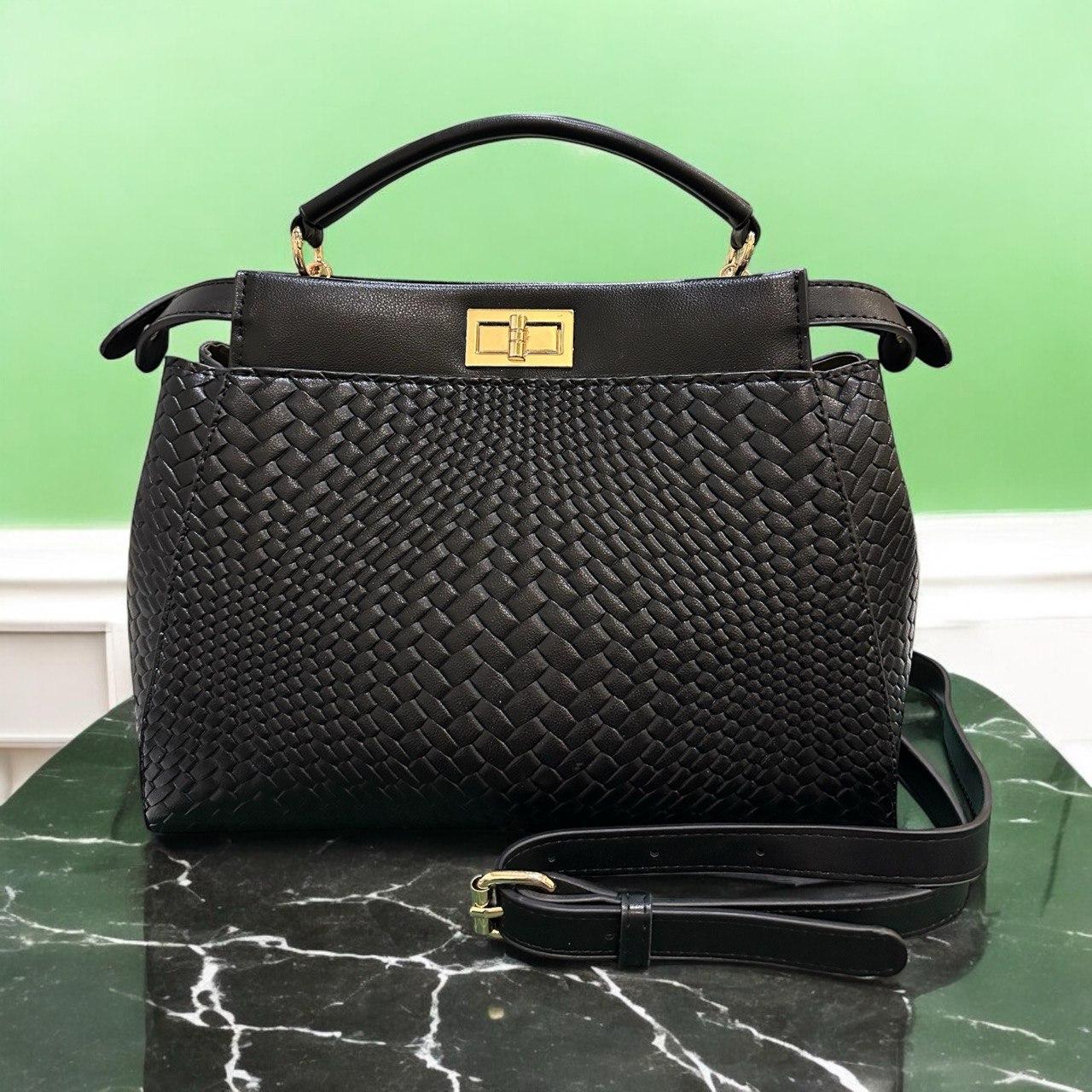 Сумка жіноча Betty Pretty з екошкіри чорна 505TSNBLK