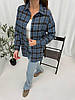 Зручна жіноча синя вільна сорочка в клітинку із сорочкової бавовняної фланелі, фото 6