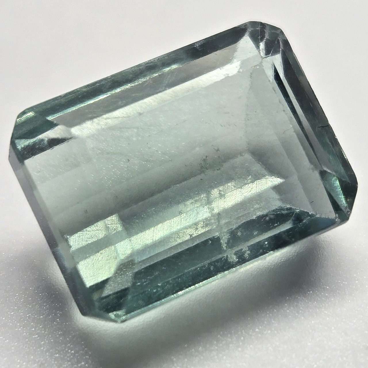 Флюорит – ювелірна вставка 9,3 ct природний камінь ювелірної якості для виготовлення прикрас