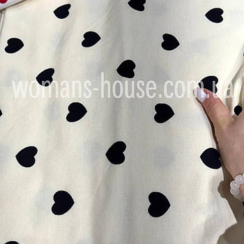 Тканина Кулір стрейч принт 180 см Туреччина 180 г/м2 Рулон від 23 кг в 1 кг ~ 2.6 м Серце на білому