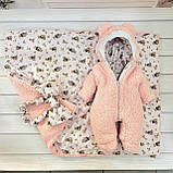 Комплект Тедді конверт + комбінезон для новонароджених, персиковий з принтом, фото 2