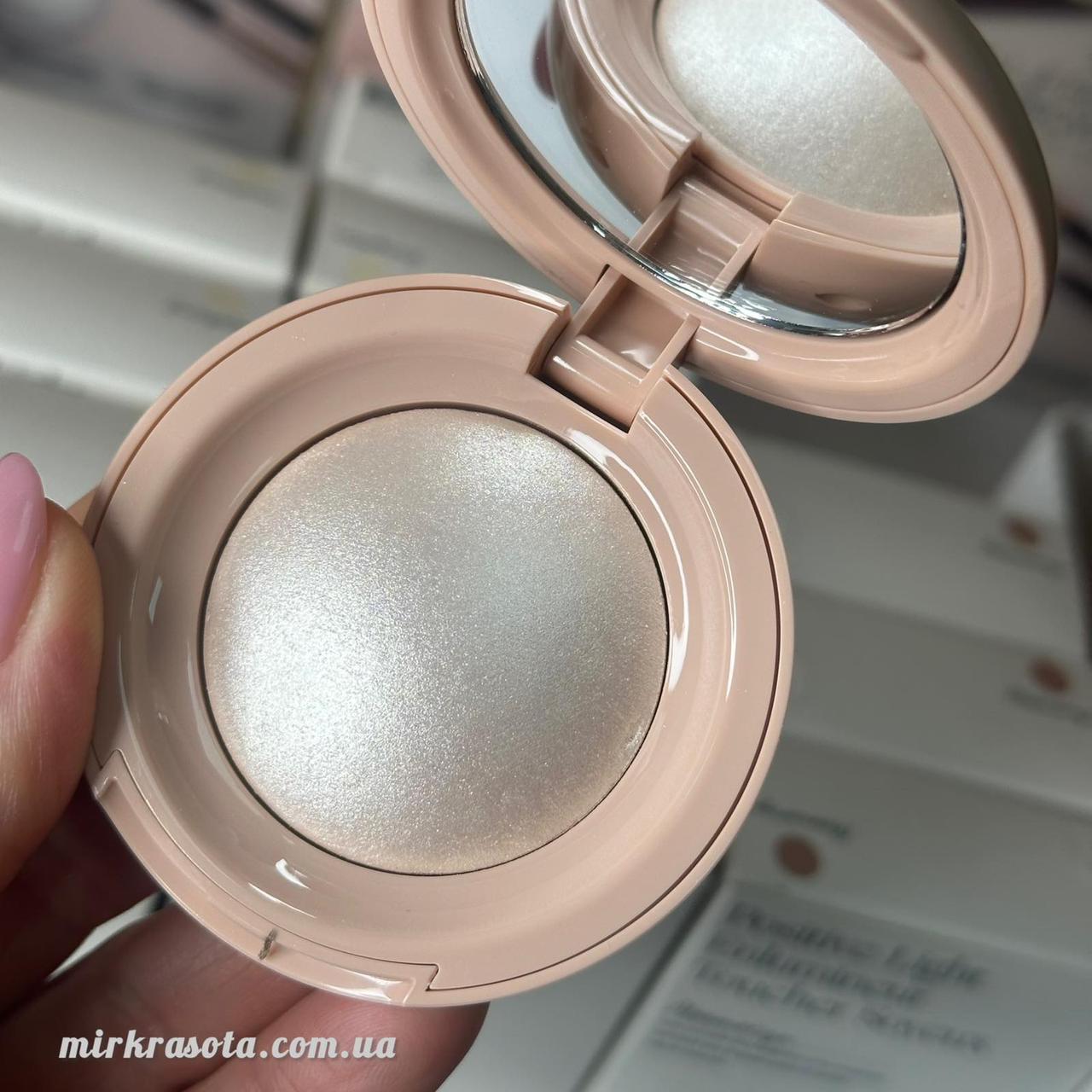 Сухий хайлайтер Rare Beauty by Selena Gomez Positive Light Silky Touch Highlighter Enlighten 2.8 g