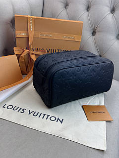 Несесер чорний шкіряний Louis Vuitton Dopp Kit Monogram Shadow якість преміум