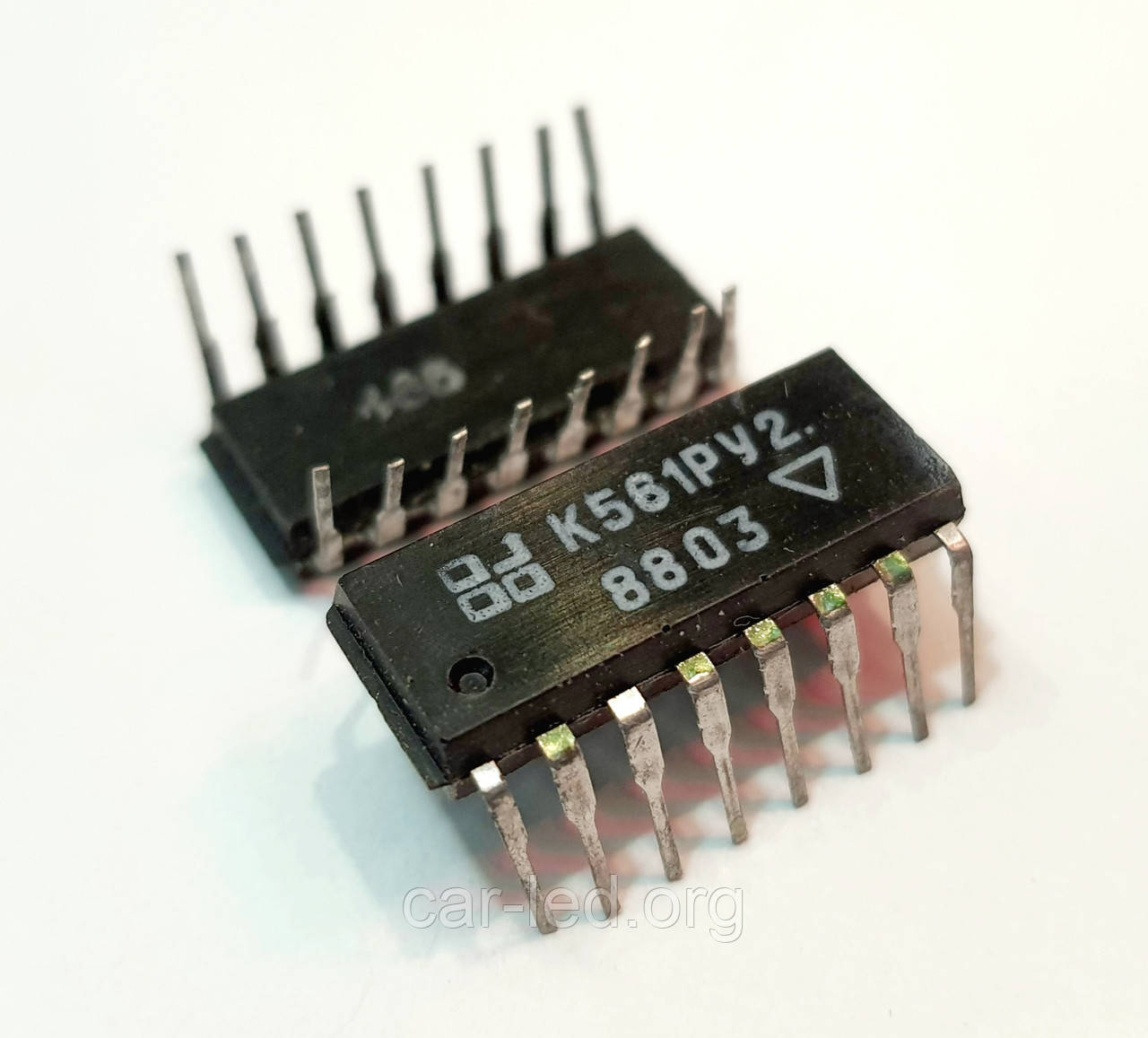 К561РУ2А (аналог CD4061) статичний оперативний пристрій ємністю 256 біт (256 х 1) зі схемою управління., фото 1