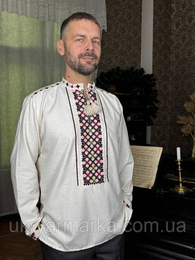 чоловіча вишиванка з вишитими погонами