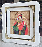 Ікона ємна Свята Євгенія в білому дерев'яному фігурному кіоті під склом, розмір 18*16, сюжет 10*12, фото 2