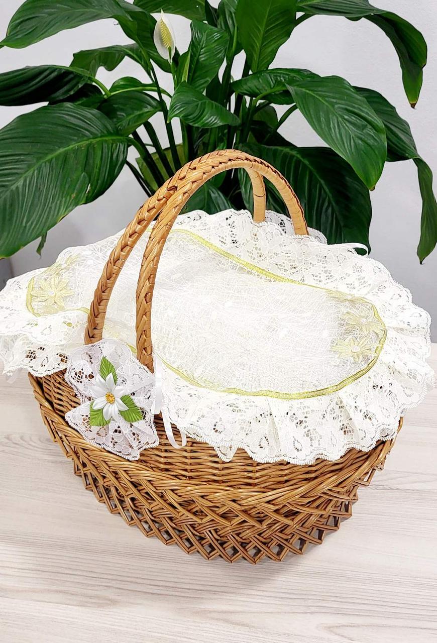 Красива Великодня серветка на кошик в бежевому кольорі