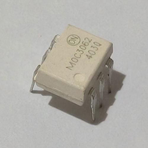 MOC3062 оптопара із симічним виходом 600В DIP6