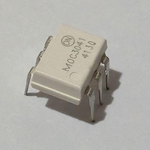 MOC3041 оптопара із симісторним виходом 400В DIP6