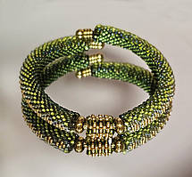 Оливковий браслет із бісеру на каркасі